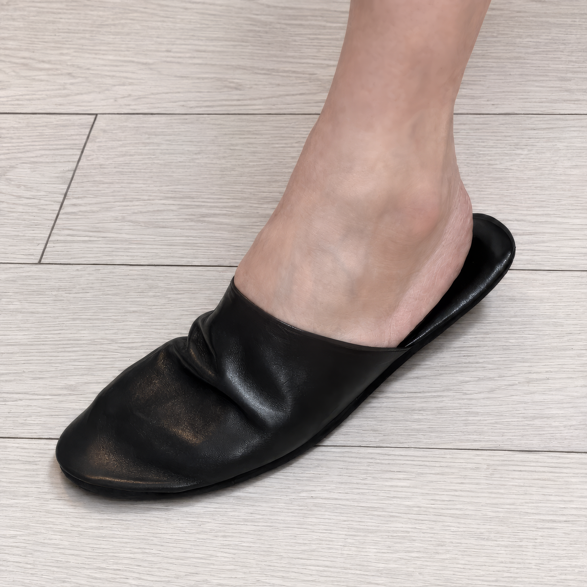 TRAVEL Packable Slippers